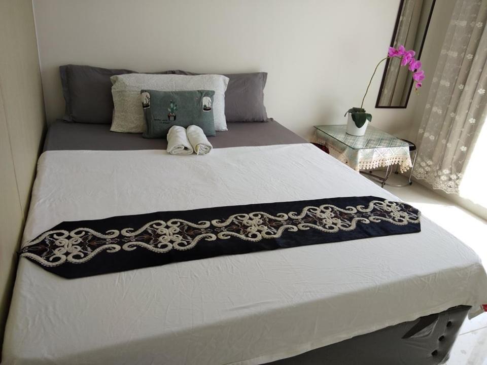 Smdc Tagaytay Taal Lake Condo Cook Netflix No Balcony No Free Parking Tagaytay City Exterior photo