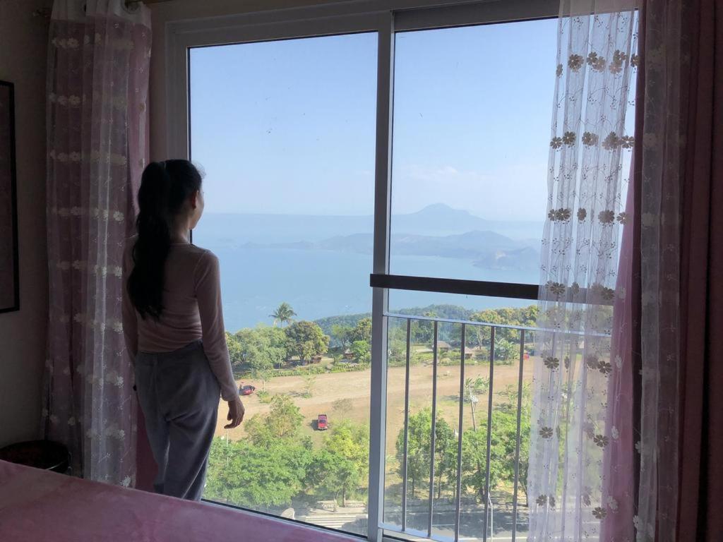 Smdc Tagaytay Taal Lake Condo Cook Netflix No Balcony No Free Parking Tagaytay City Exterior photo
