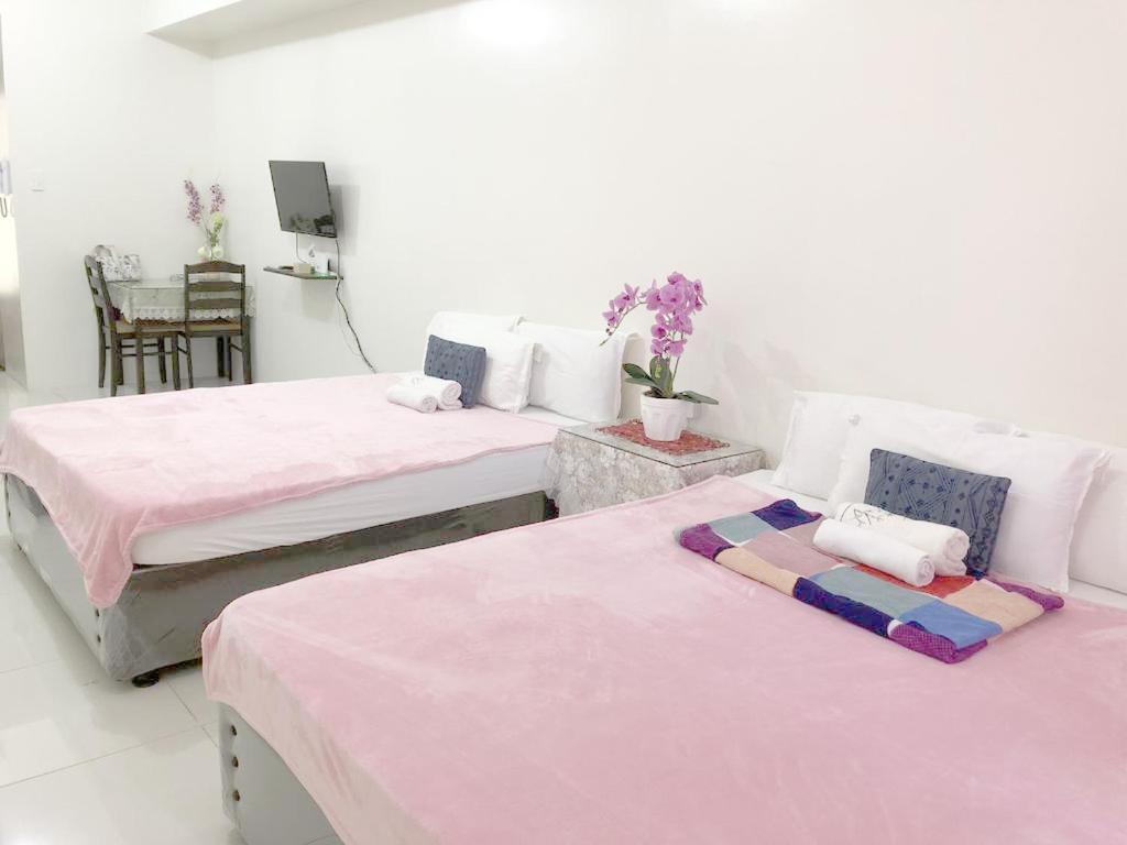 Smdc Tagaytay Taal Lake Condo Cook Netflix No Balcony No Free Parking Tagaytay City Exterior photo