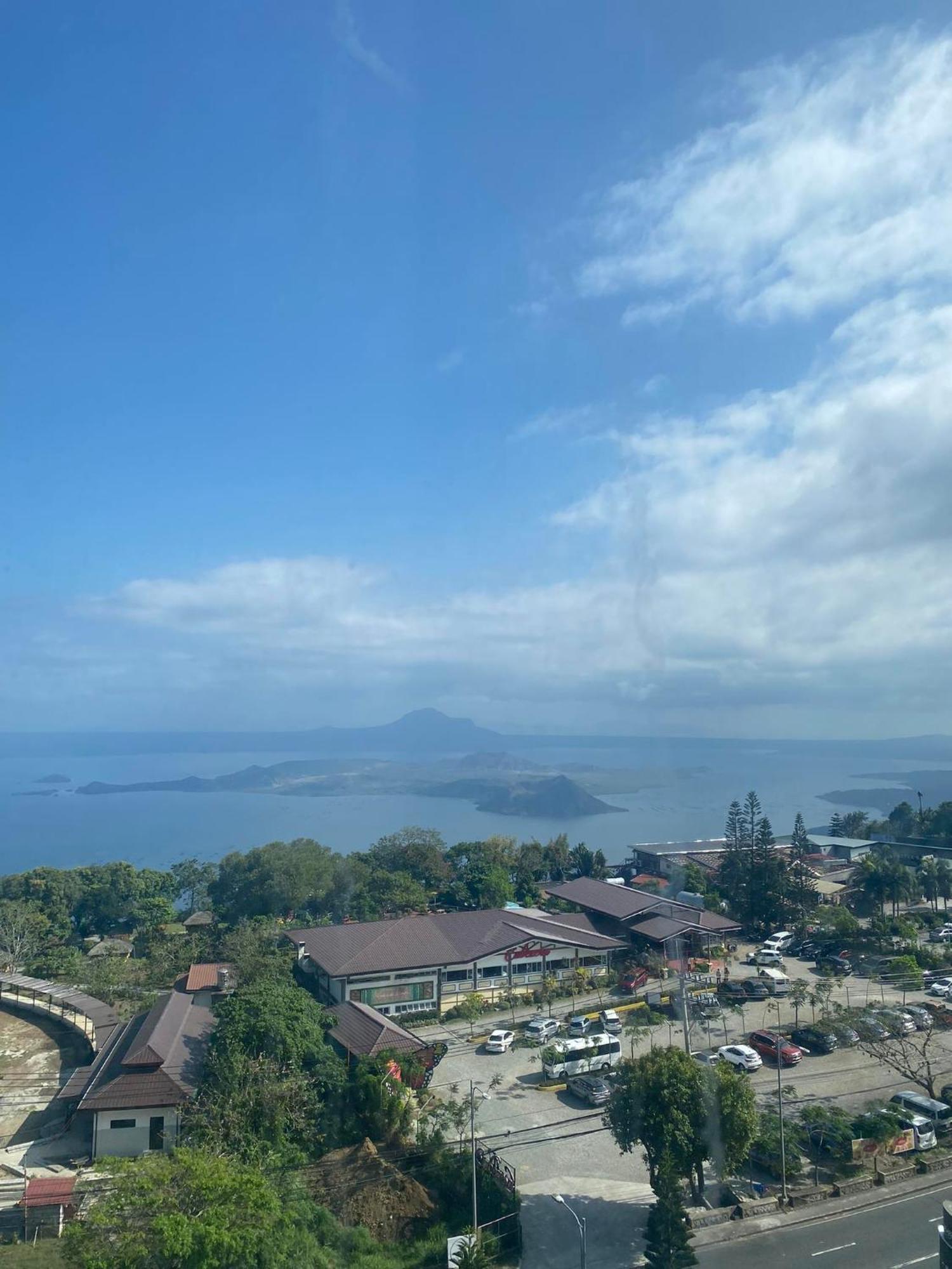 Smdc Tagaytay Taal Lake Condo Cook Netflix No Balcony No Free Parking Tagaytay City Exterior photo