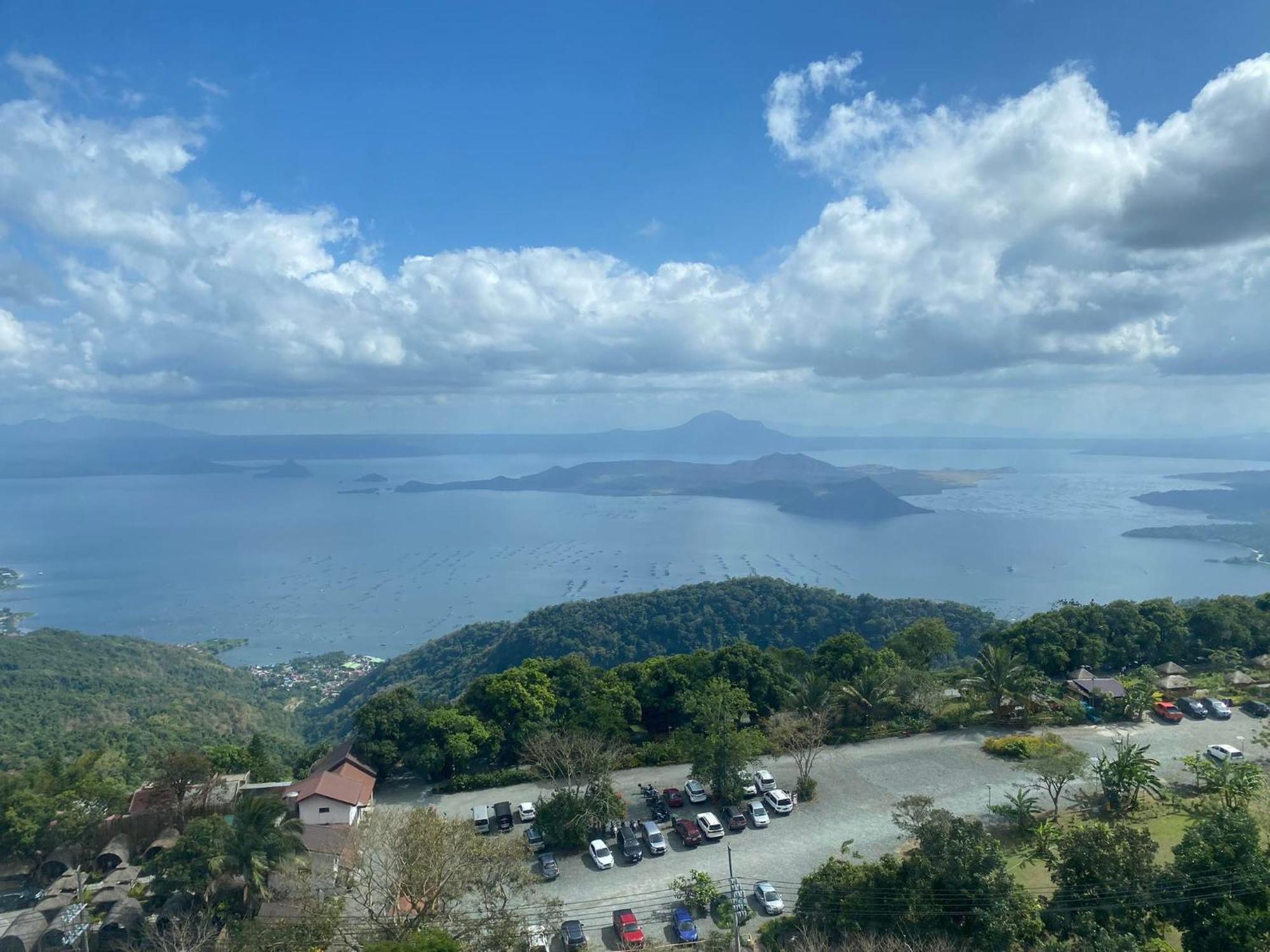 Smdc Tagaytay Taal Lake Condo Cook Netflix No Balcony No Free Parking Tagaytay City Exterior photo