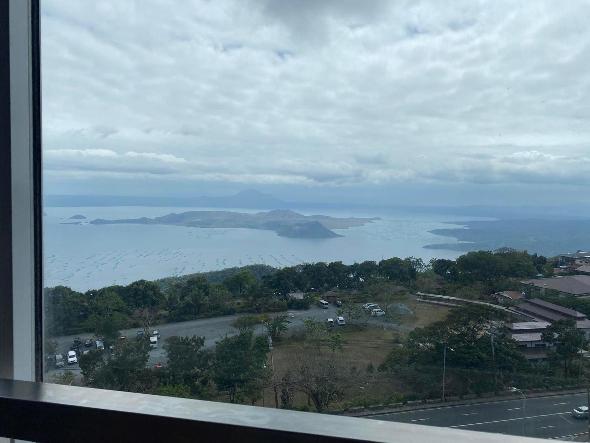 Smdc Tagaytay Taal Lake Condo Cook Netflix No Balcony No Free Parking Tagaytay City Exterior photo