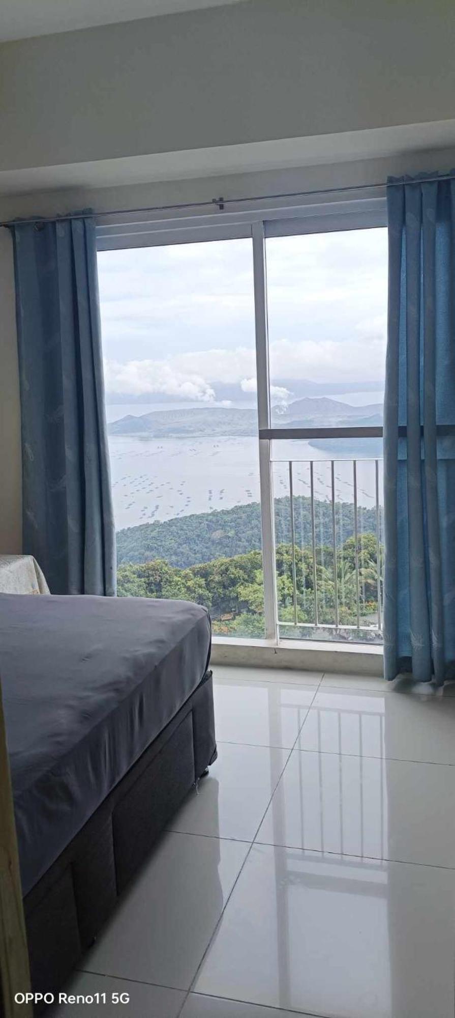Smdc Tagaytay Taal Lake Condo Cook Netflix No Balcony No Free Parking Tagaytay City Exterior photo